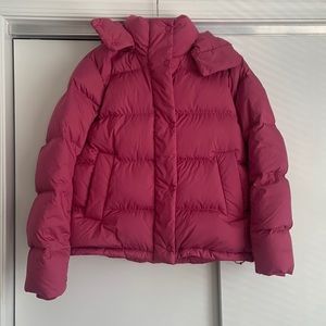 Lululemon Wunder Puff jacked in pink! Size 4.
